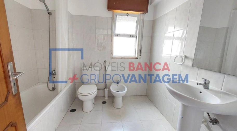 Apartamento T2 para Venda em Algueirão-Mem Martins Foto 16