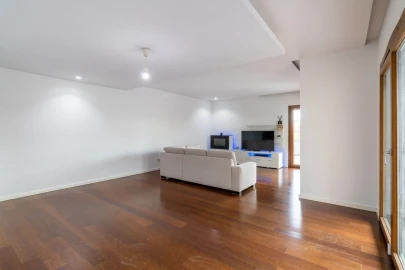 Apartamento T3 para Arrendamento em Moscavide e Portela