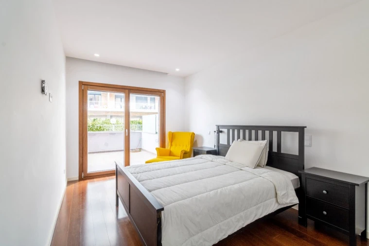 Apartamento T3 para Arrendamento em Bucelas Foto 10