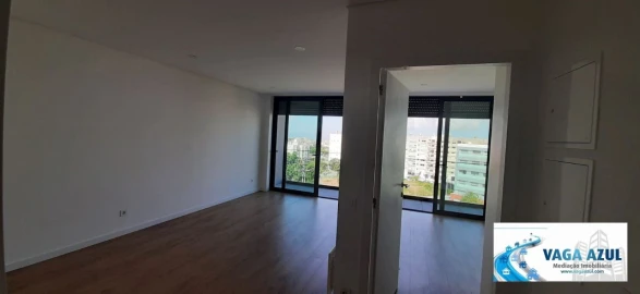 Apartamento T1 para Arrendamento em Pedrouços