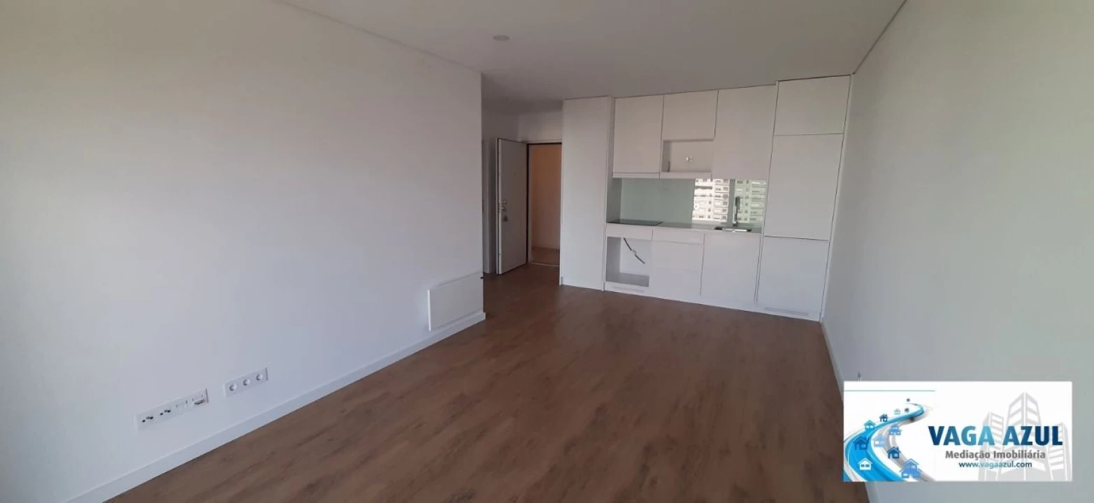 Apartamento T1 para Arrendamento em Pedrouços Foto 3