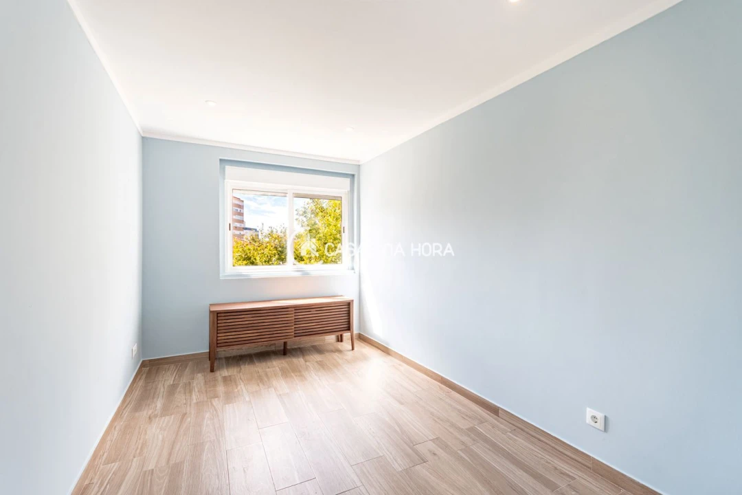 Apartamento T4 para Arrendamento em Benfica Foto 1