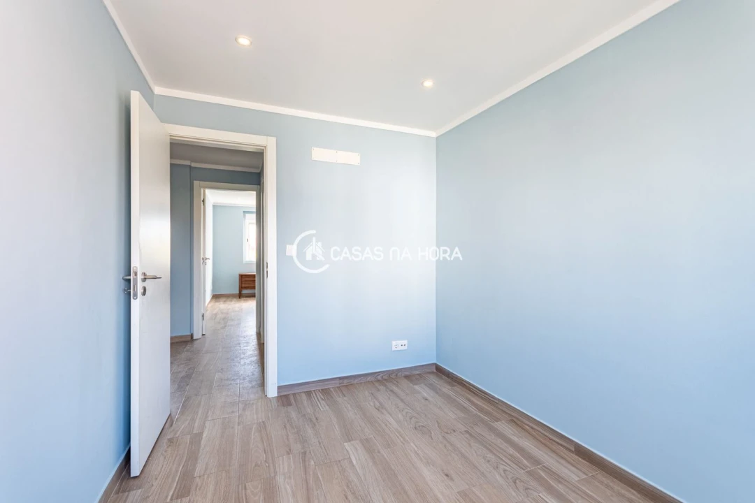 Apartamento T4 para Arrendamento em Benfica Foto 6