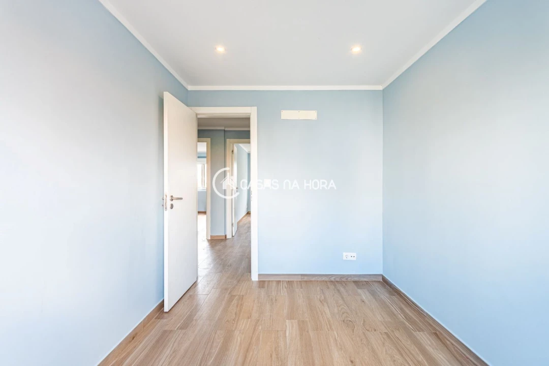 Apartamento T4 para Arrendamento em Benfica Foto 8