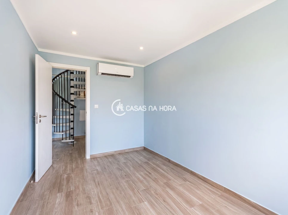 Apartamento T4 para Arrendamento em Benfica Foto 10