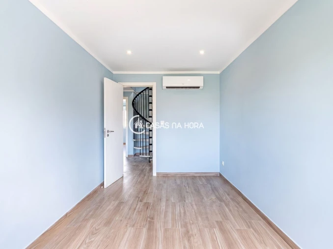 Apartamento T4 para Arrendamento em Benfica Foto 11