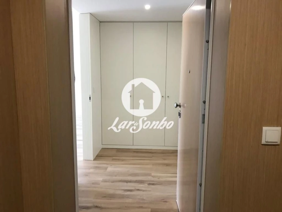 Apartamento T3 para Venda em Cidade da Maia Foto 2