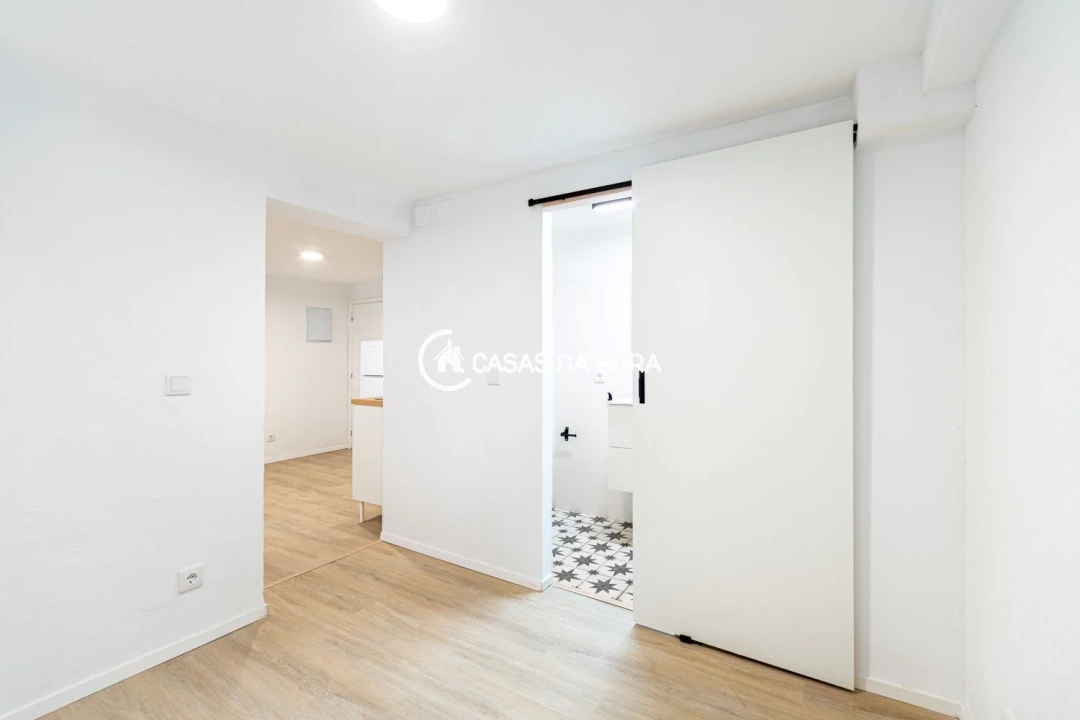 Apartamento T1 para Arrendamento em Carcavelos e Parede Foto 7