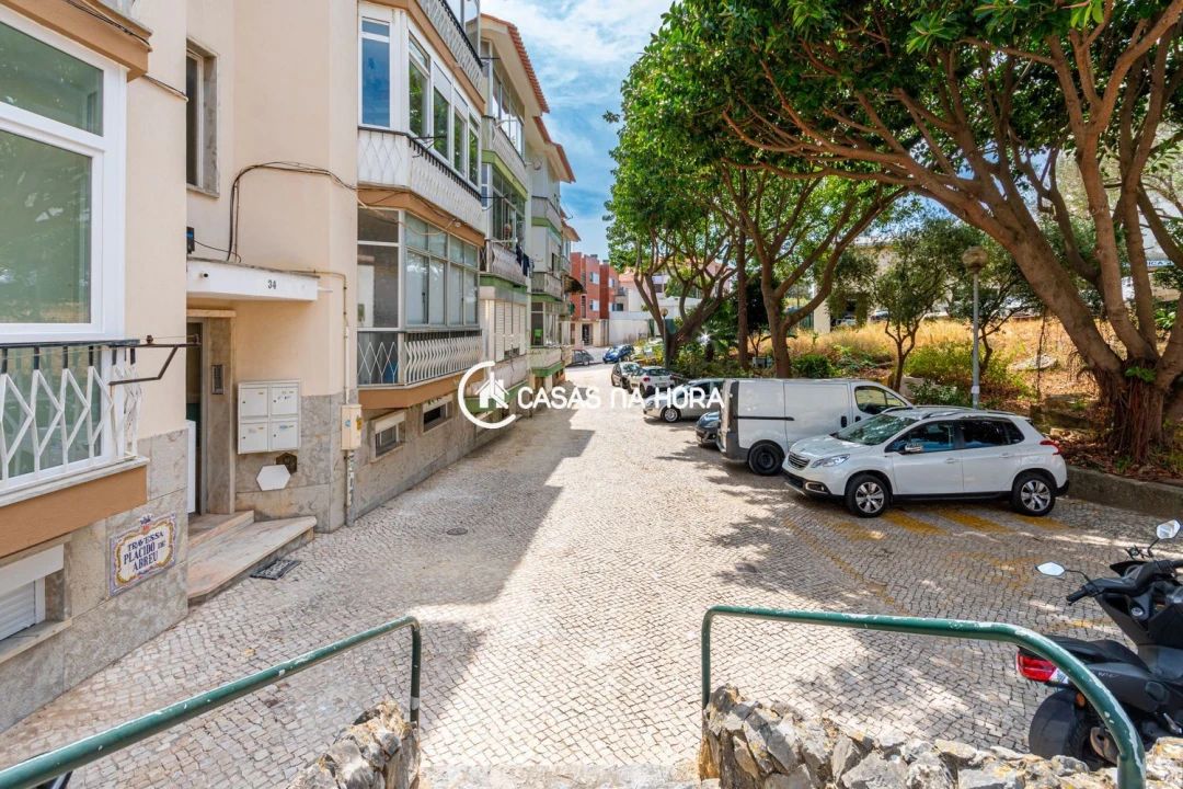 Apartamento T1 para Arrendamento em Carcavelos e Parede Foto 14