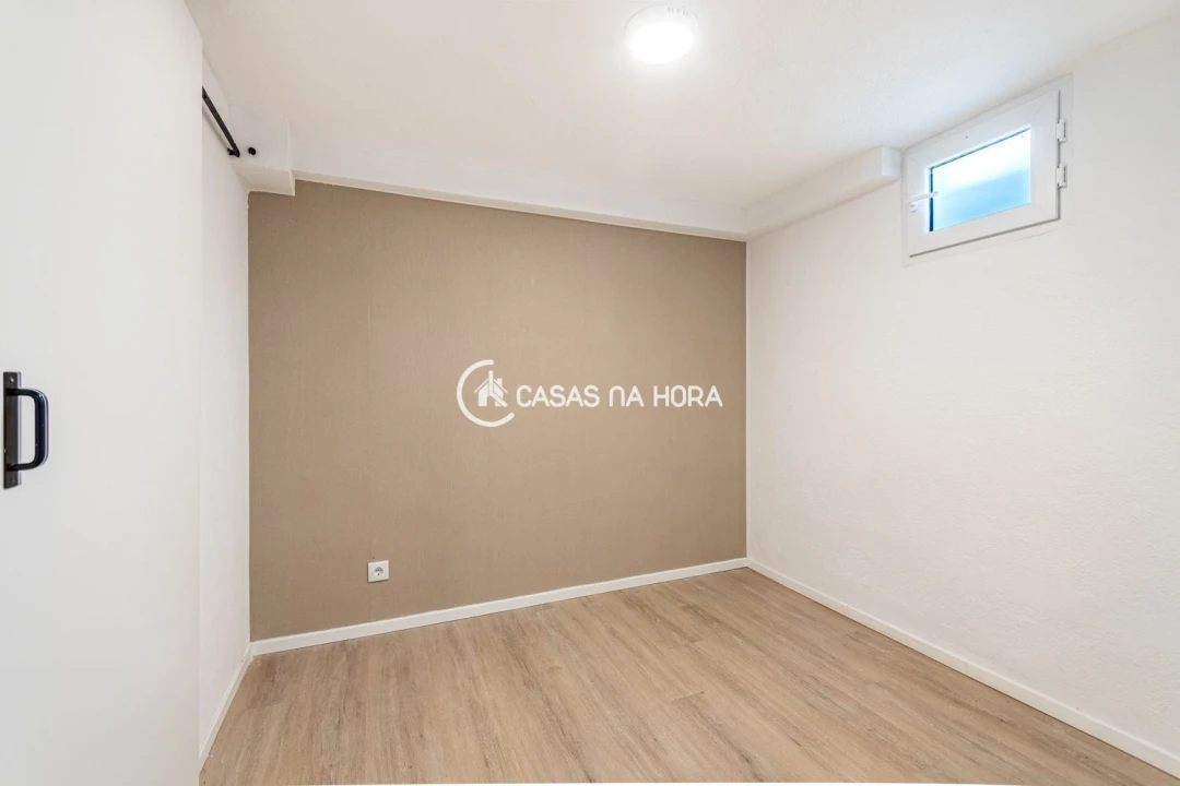 Apartamento T1 para Arrendamento em Carcavelos e Parede Foto 5