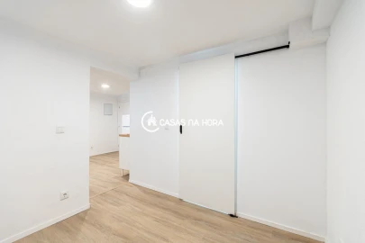 Apartamento T1 para Arrendamento em Carcavelos e Parede