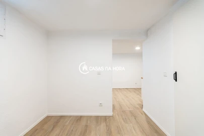Apartamento T1 para Arrendamento em Carcavelos e Parede