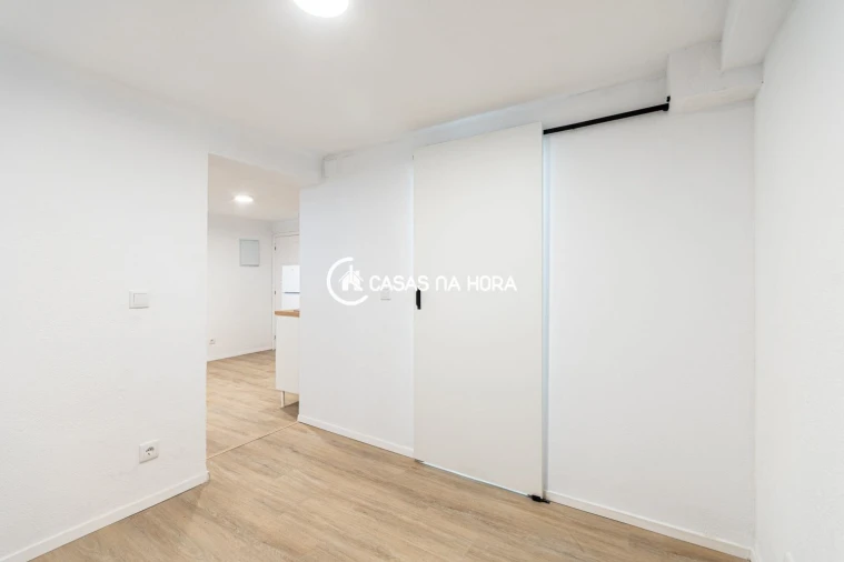 Apartamento T1 para Arrendamento em Carcavelos e Parede Foto 8