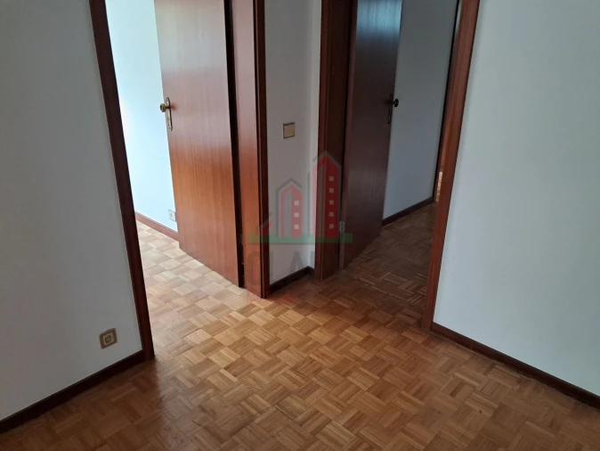 Apartamento T3 para Venda em Santo Antonio dos Olivais Foto 14