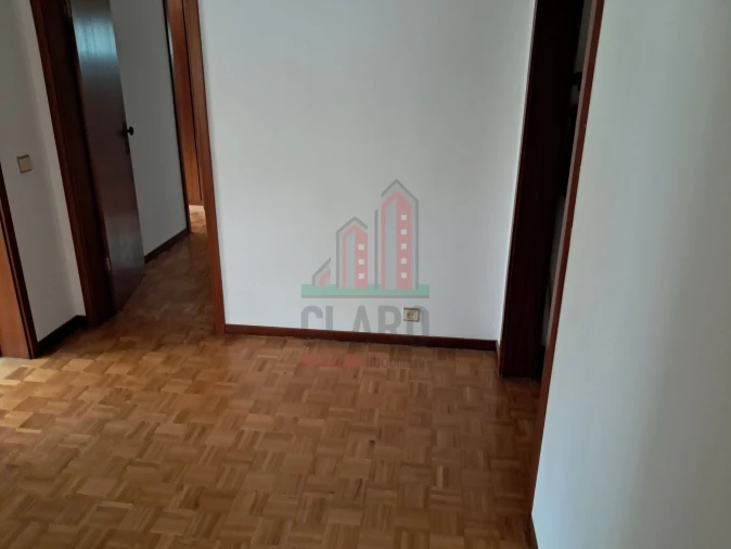 Apartamento T3 para Venda em Santo Antonio dos Olivais Foto 13