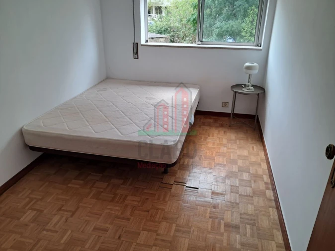 Apartamento T3 para Venda em Santo Antonio dos Olivais Foto 9