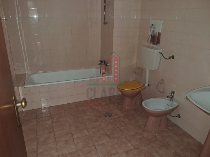 Apartamento T3 para Venda em Santo Antonio dos Olivais Foto 11