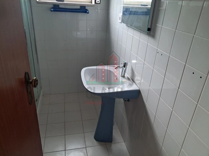 Apartamento T3 para Venda em Santo Antonio dos Olivais Foto 16