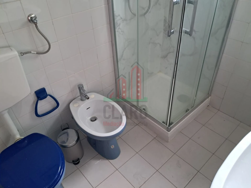 Apartamento T3 para Venda em Santo Antonio dos Olivais Foto 10