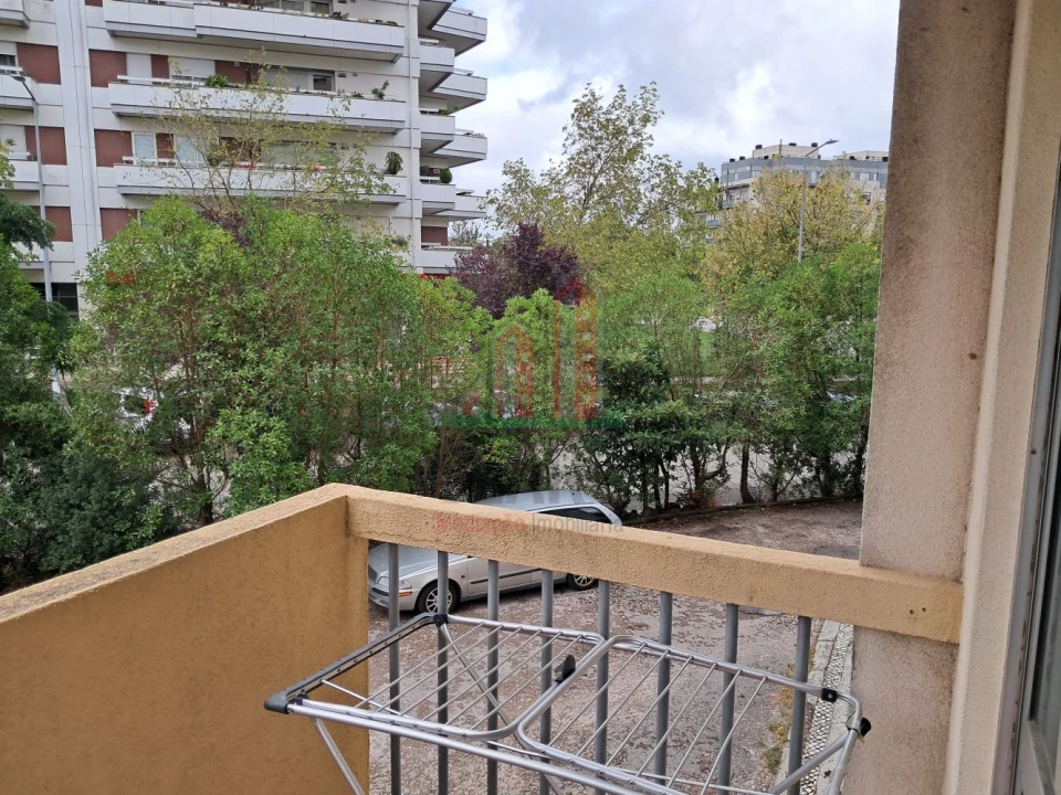 Apartamento T3 para Venda em Santo Antonio dos Olivais Foto 7