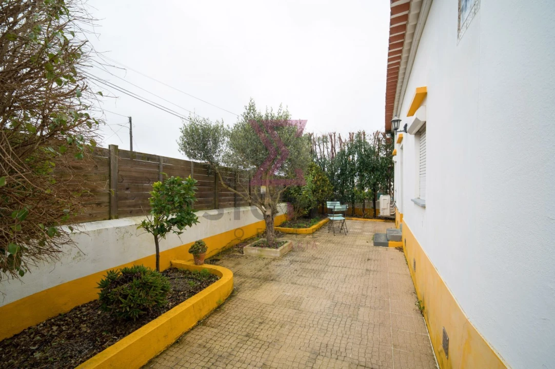 Moradia T2 para Venda em São Bartolomeu dos Galegos e Moledo Foto 48