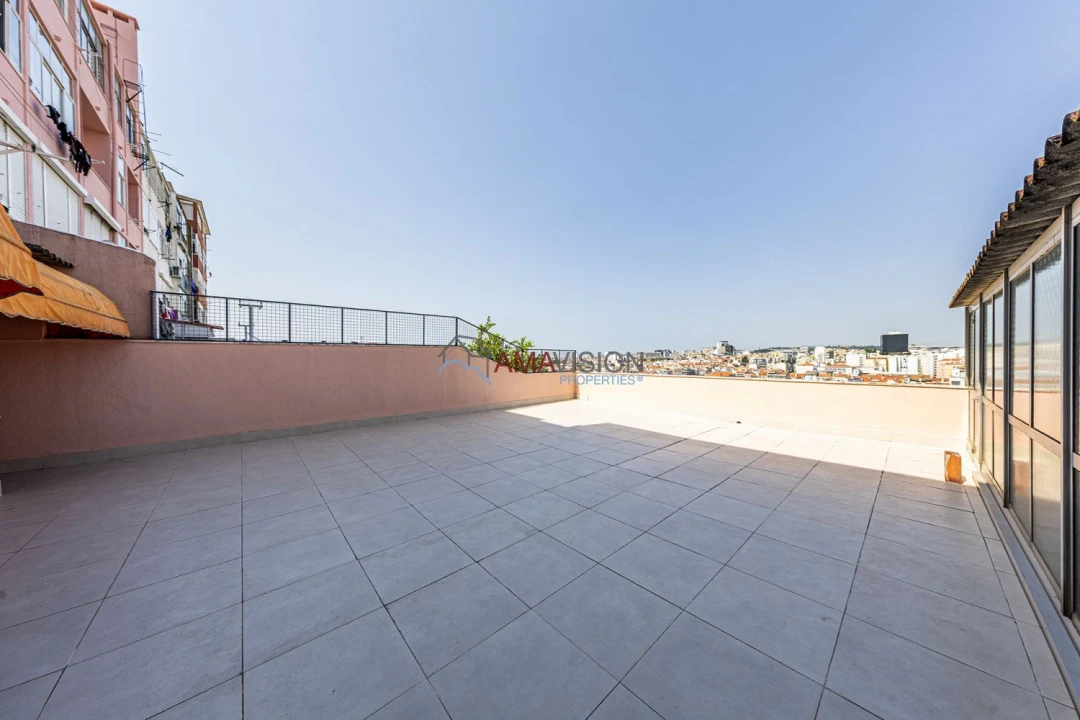 Apartamento T4 para Venda em Penha de França Foto 3