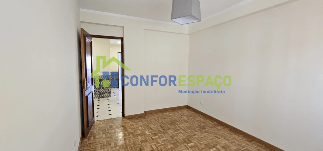 Apartamento T3 para Arrendamento em Castelo Branco Foto 15