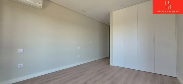 Apartamento T3 para Venda em Pontinha e Famões