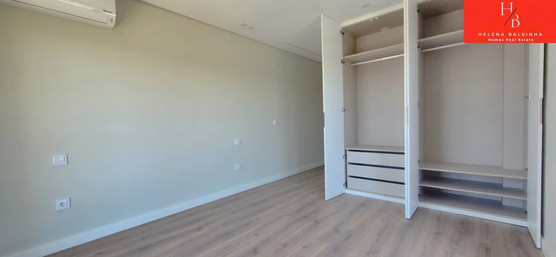Apartamento T3 para Venda em Pontinha e Famões Foto 25