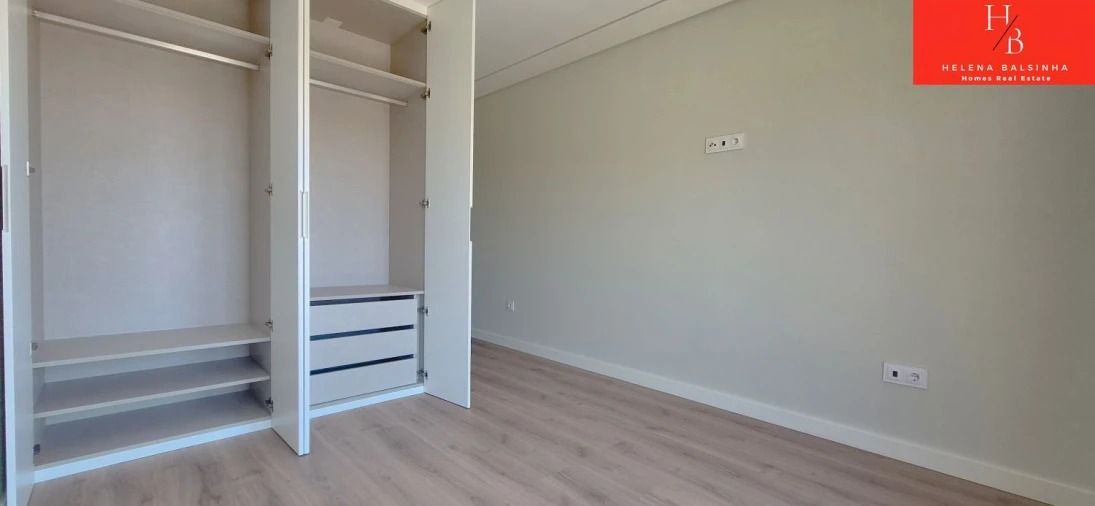 Apartamento T3 para Venda em Pontinha e Famões Foto 32