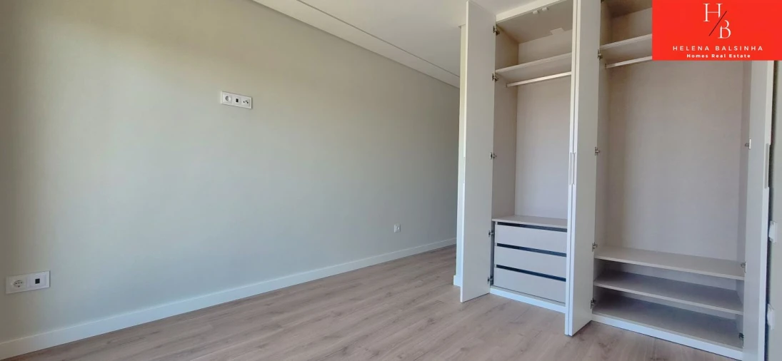 Apartamento T3 para Venda em Pontinha e Famões Foto 23