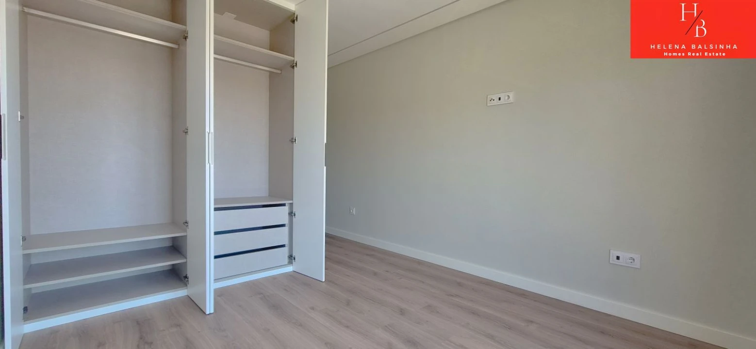 Apartamento T3 para Venda em Pontinha e Famões Foto 32
