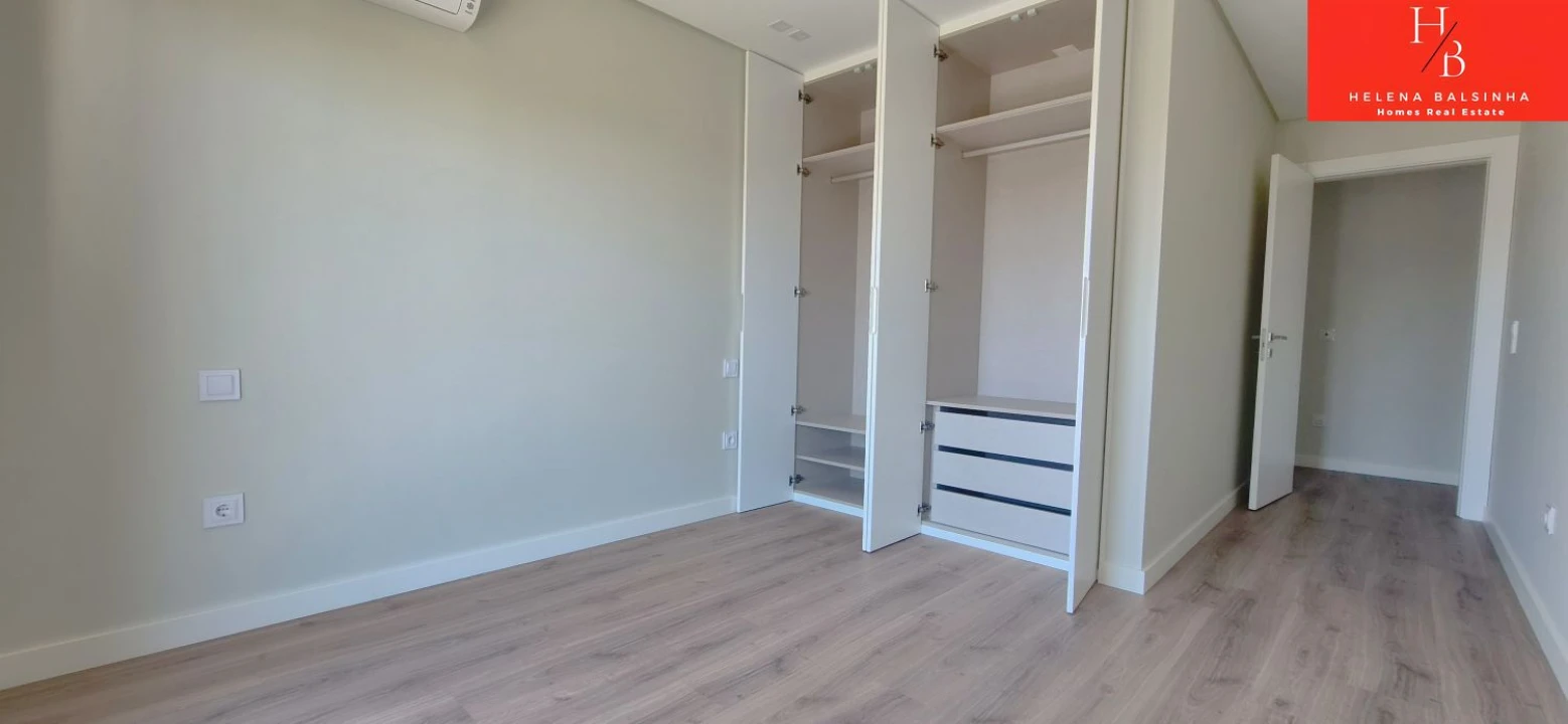Apartamento T3 para Venda em Pontinha e Famões Foto 30