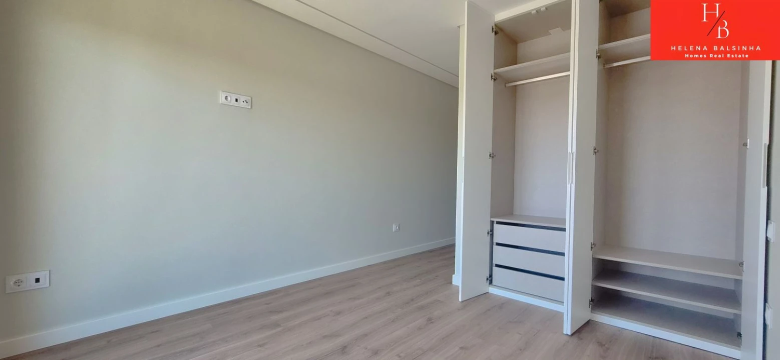 Apartamento T3 para Venda em Pontinha e Famões Foto 23