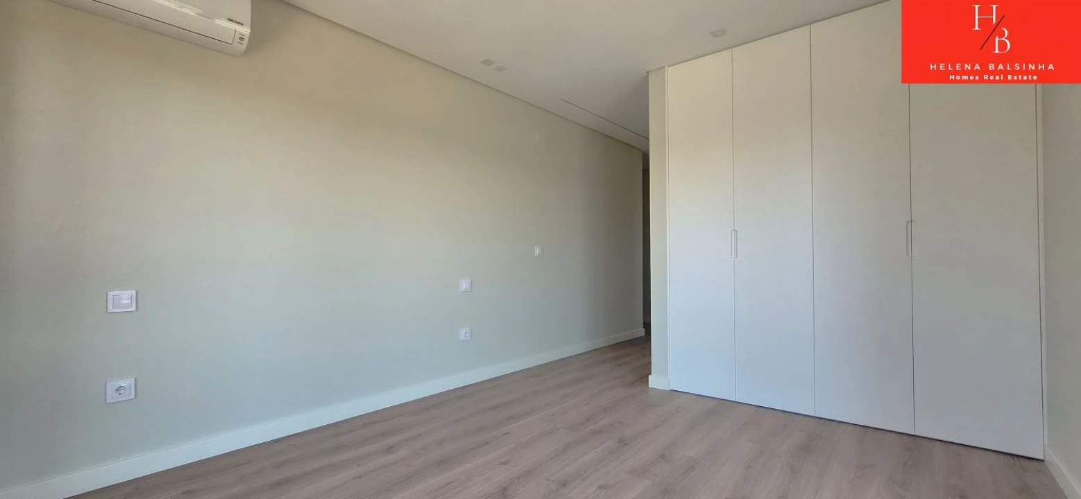 Apartamento T3 para Venda em Pontinha e Famões Foto 17