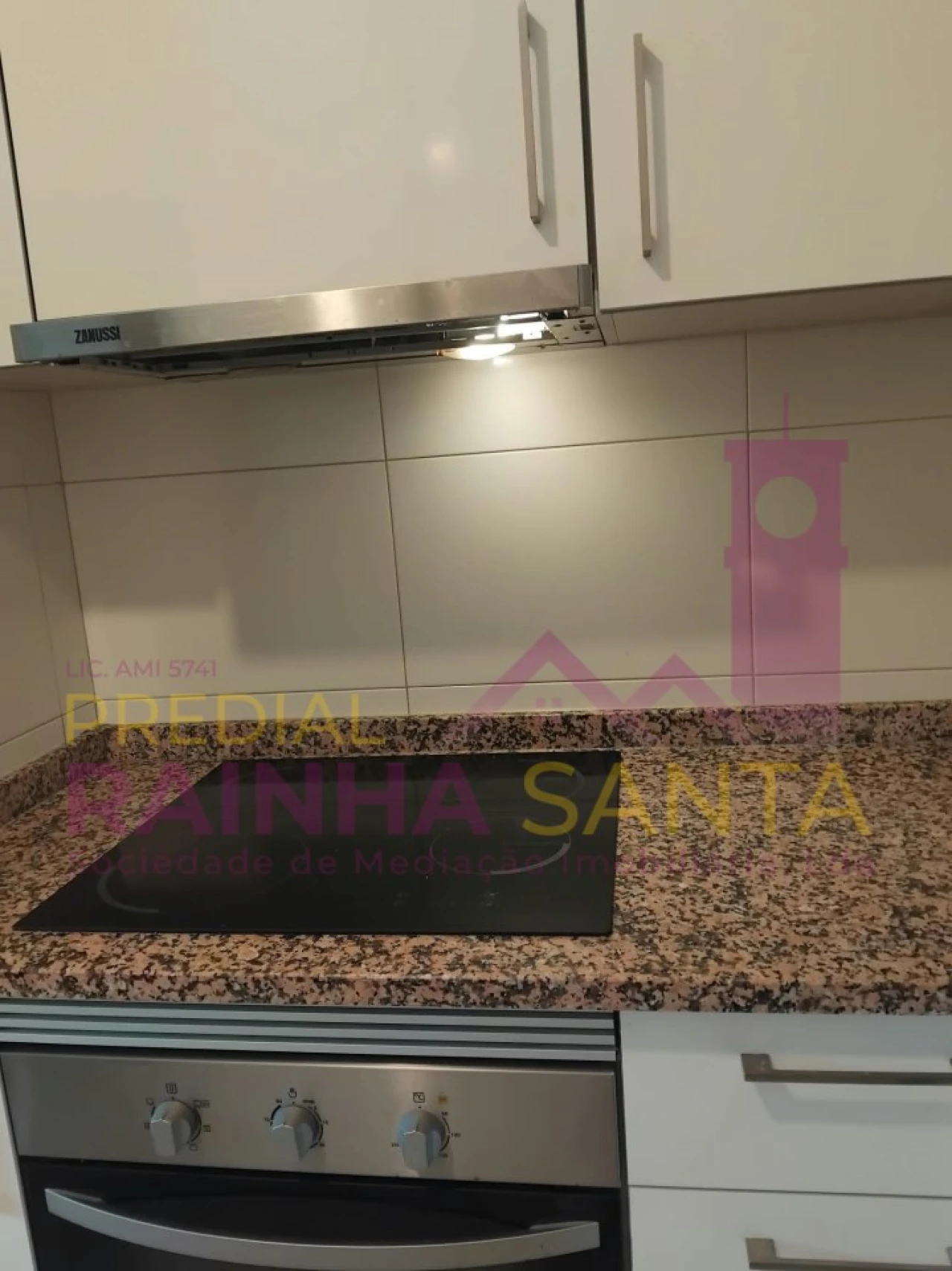 Quarto para Arrendamento em Sé Nova, Santa Cruz, Almedina e São Bartolomeu Foto 4