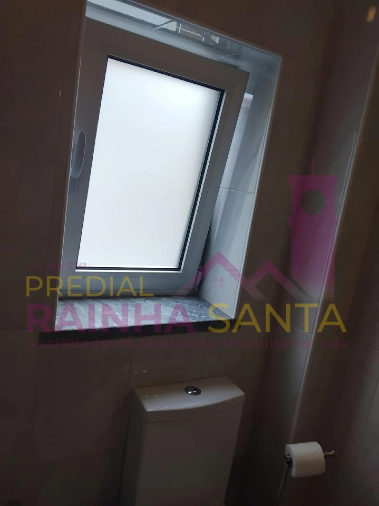 Quarto para Arrendamento em Sé Nova, Santa Cruz, Almedina e São Bartolomeu Foto 8