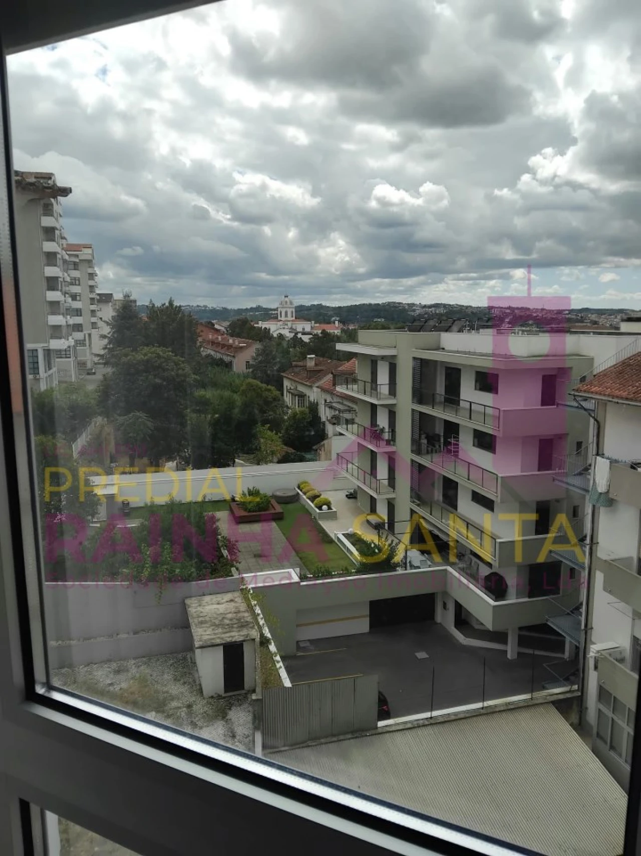 Quarto para Arrendamento em Sé Nova, Santa Cruz, Almedina e São Bartolomeu Foto 12