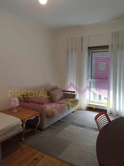Quarto para Arrendamento em Sé Nova, Santa Cruz, Almedina e São Bartolomeu