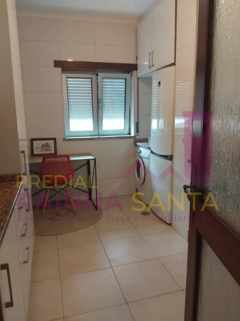 Quarto para Arrendamento em Sé Nova, Santa Cruz, Almedina e São Bartolomeu