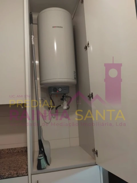 Quarto para Arrendamento em Sé Nova, Santa Cruz, Almedina e São Bartolomeu