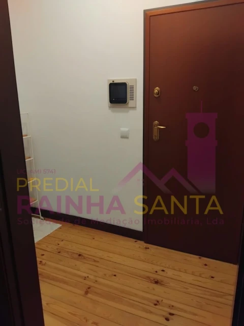 Quarto para Arrendamento em Sé Nova, Santa Cruz, Almedina e São Bartolomeu