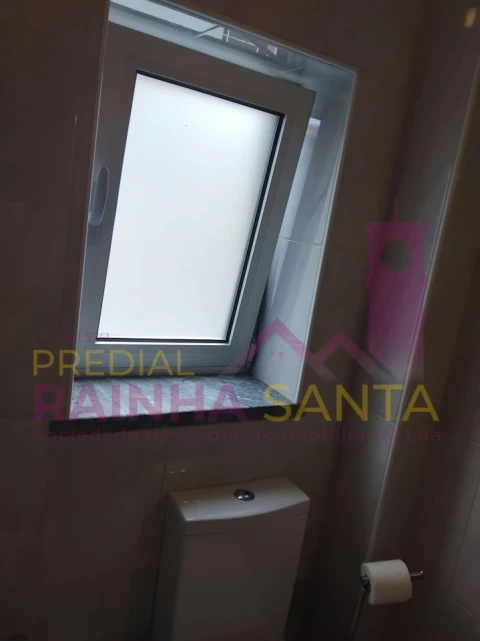Quarto para Arrendamento em Sé Nova, Santa Cruz, Almedina e São Bartolomeu