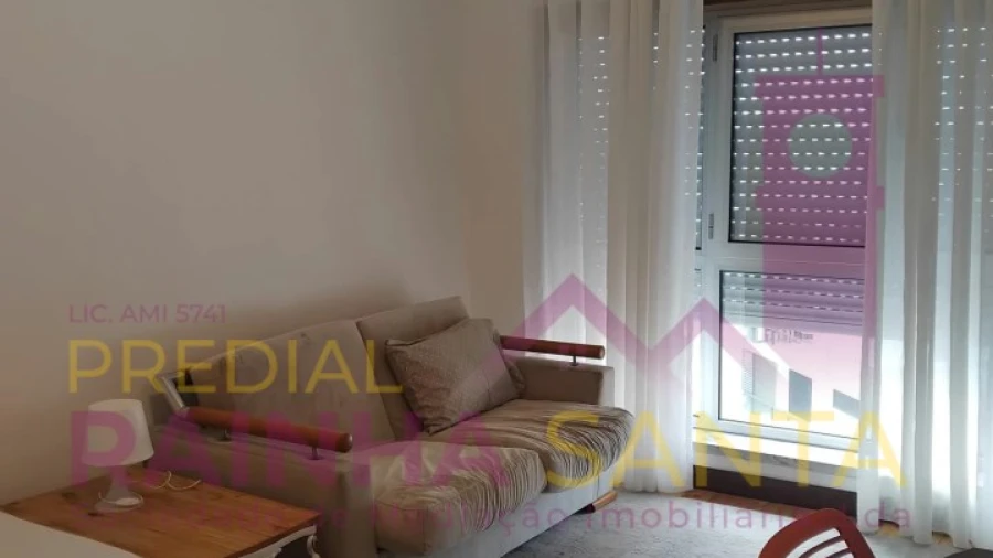 Quarto para Arrendamento em Sé Nova, Santa Cruz, Almedina e São Bartolomeu