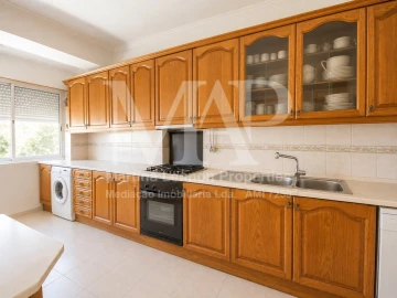 Apartamento T3 para Venda em Oeiras e São Julião da Barra, Paço de Arcos e Caxias