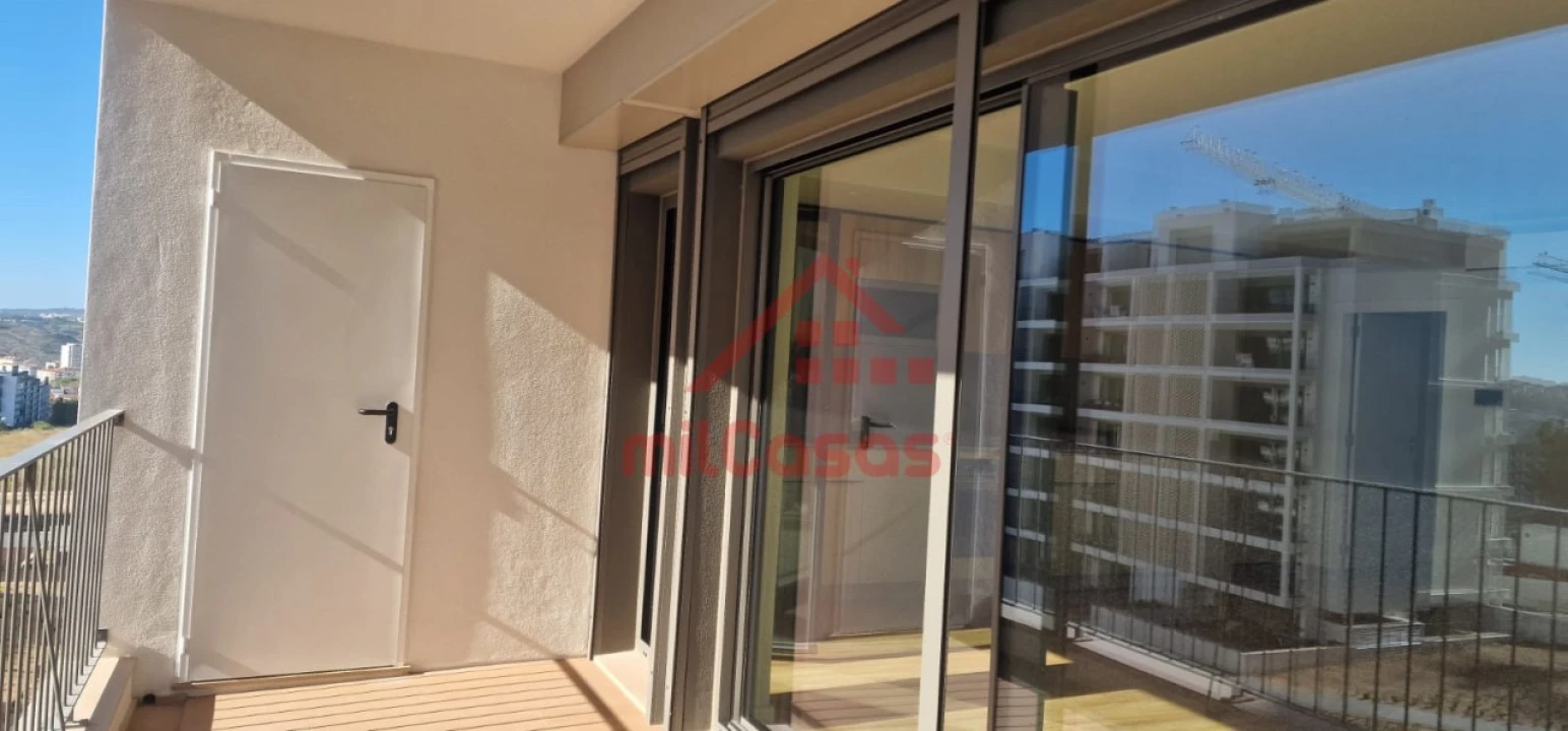 Apartamento T4 para Arrendamento em Santo António dos Cavaleiros e Frielas Foto 20