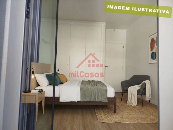 Apartamento T4 para Arrendamento em Santo António dos Cavaleiros e Frielas Foto 11