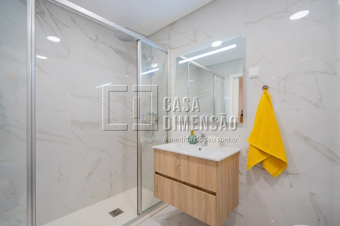 Apartamento T2 para Venda em Carnaxide e Queijas Foto 29