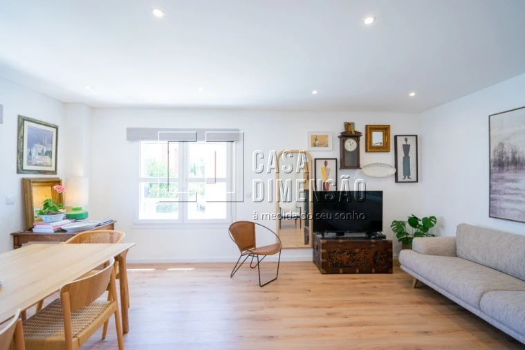 Apartamento T2 para Venda em Carnaxide e Queijas Foto 15