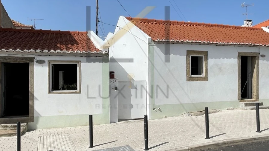 Prédio para Venda em São Domingos de Rana
